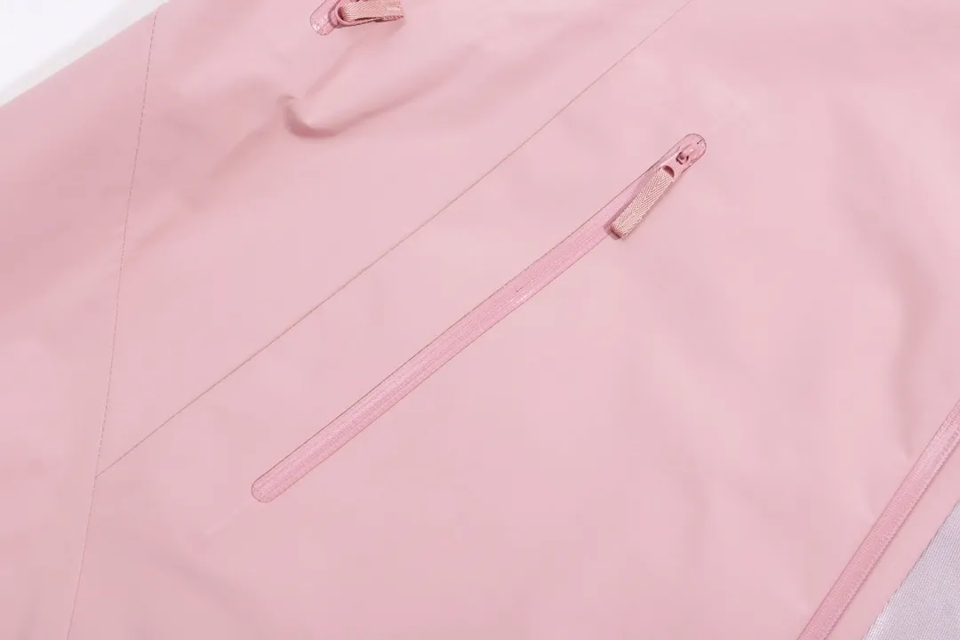 ARC'TERYX GORE-TEX Jacket BETA LT （Yb 3D ， Tri-Durance ） Factory #26844 ， YKK ， ， ， Beta LT ， 。 bluesign@ N 3LGORE-TEX ， Wear-Resistant， 、 Breathable， 。 Storm Hood Water Tight ， ， ， 。 ，VISLON ， Velcro ， Zip-in， ARC TERYX BETA： 。 LT ： ， Wear-Resistant。 GORE-TEX： 、 、Breathable SIZE ：S M L XL XXL